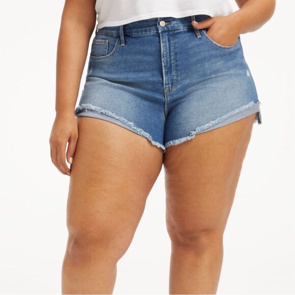 Good American Good Curve Denim Shorts Distressed High Rise Size 24 (4XL) NWT - Picture 2 of 16
